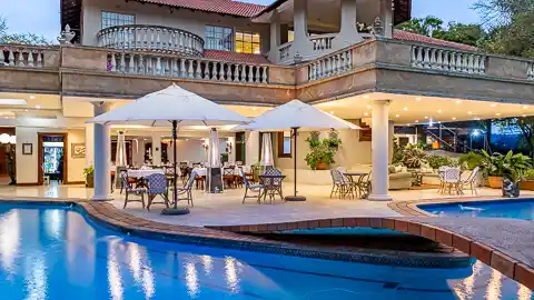 Christie's at 32 on Russell