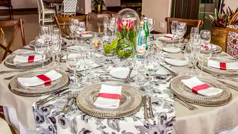 Christie's at 32 on Russell