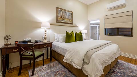 Christie's at 32 on Russell