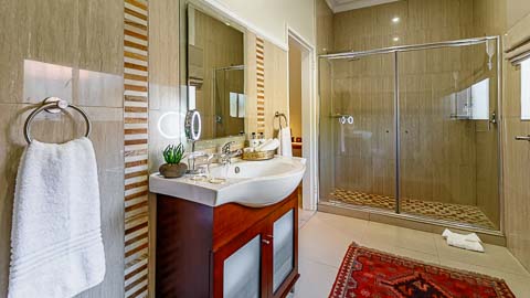 Christie's at 32 on Russell