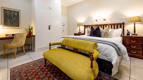 Christie's at 32 on Russell