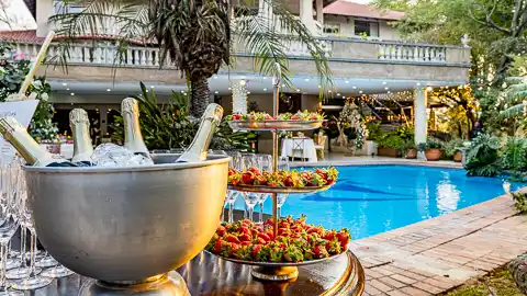 Christie's at 32 on Russell