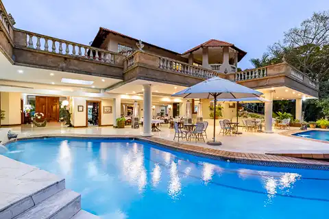 Christie's at 32 on Russel